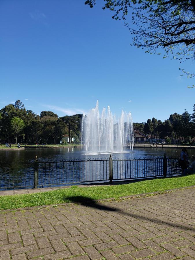 Lugar Encantador Com Patio, Proximo Ao Portico De Gramado Exterior foto